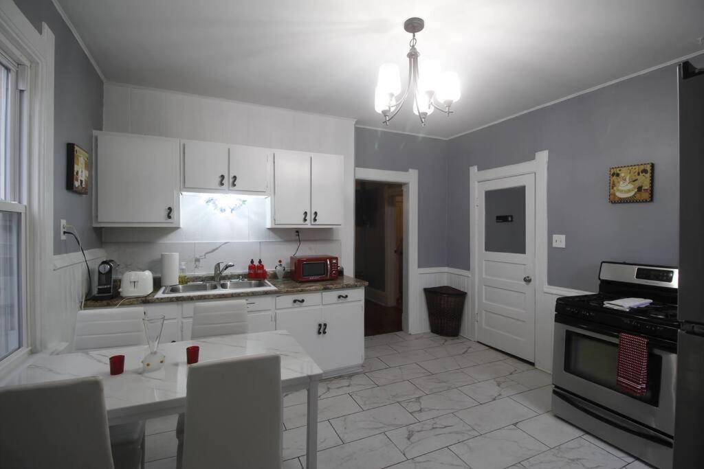 Renovated Brady St. Classic Милуоки Екстериор снимка