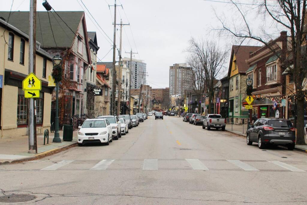 Renovated Brady St. Classic Милуоки Екстериор снимка