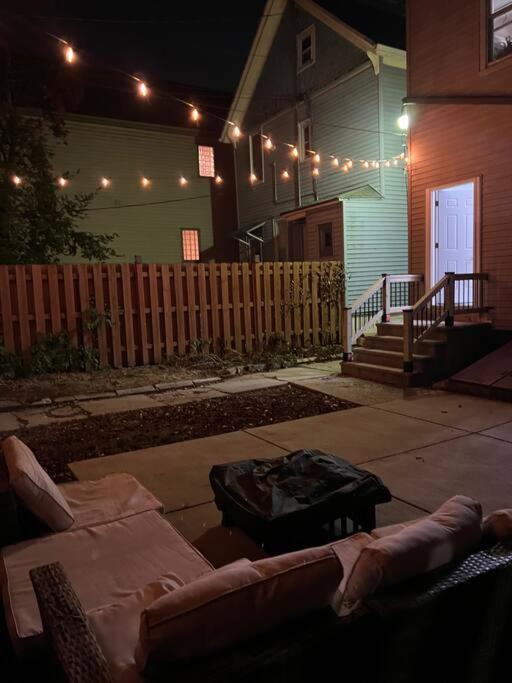 Renovated Brady St. Classic Милуоки Екстериор снимка